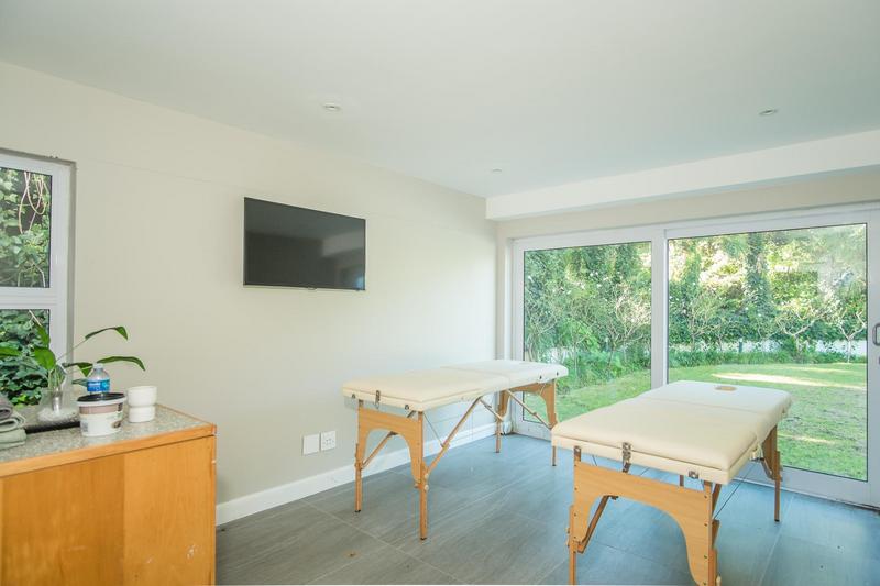 6 Bedroom Property for Sale in Constantia Western Cape